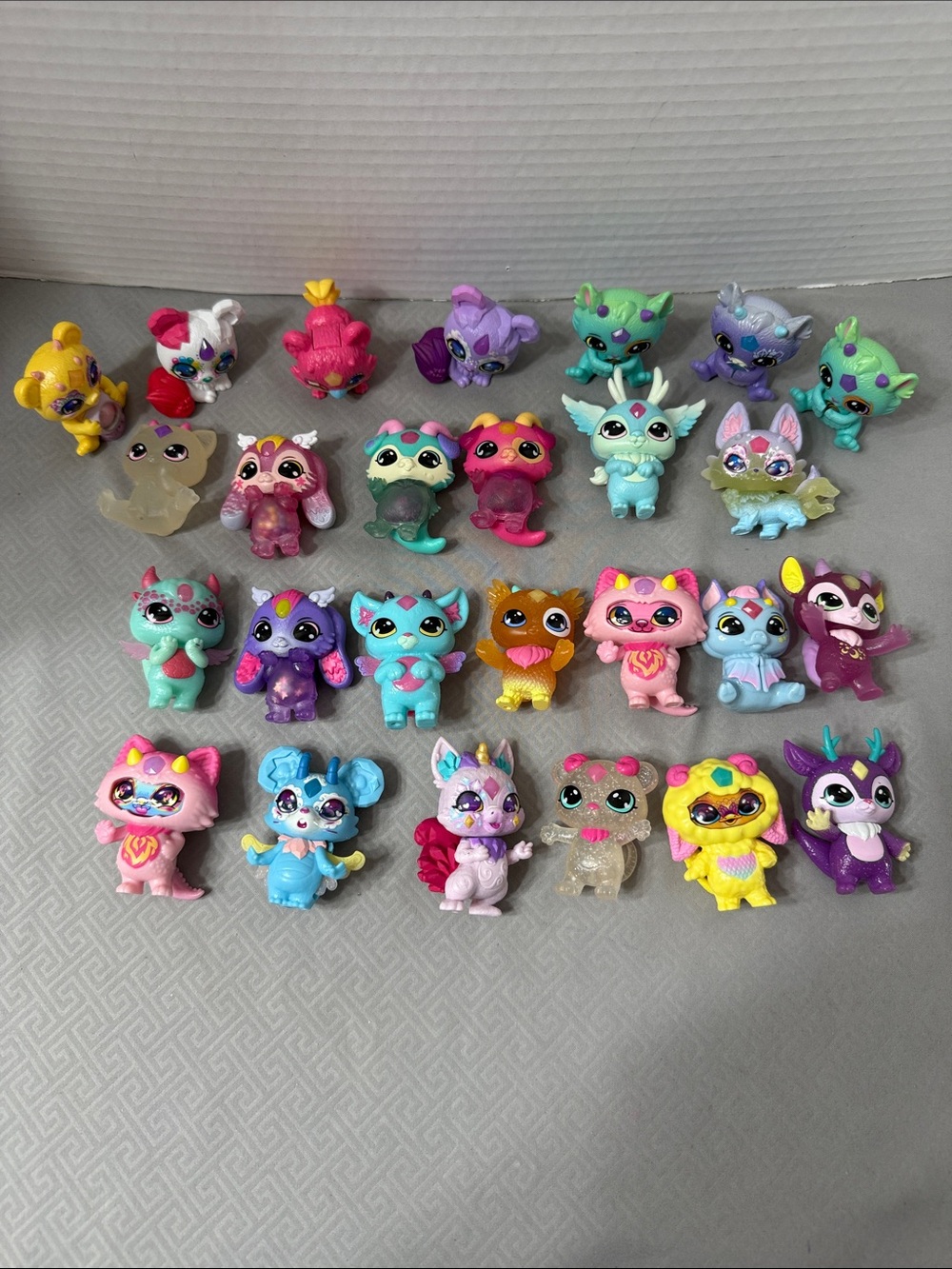 Lot of 26 Magic Mixies Mixlings Assorted Multi Color Miniature Animal Figures